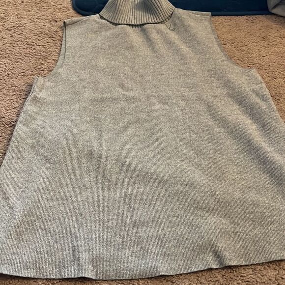 Zara small grey blouse - Picture 3 of 5